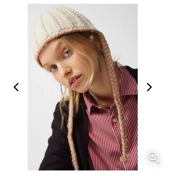 Urban Outfitters Luna Chunky Charm Beanie NWT - Ivory - Picture 2 of 7